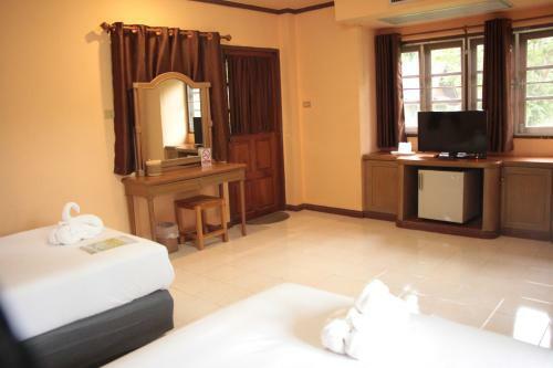 Hotel River Kwai Park & Resort