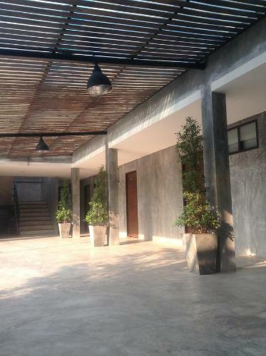 Come Moon Loft Hotel