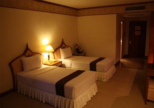 Jp Emerald Hotel