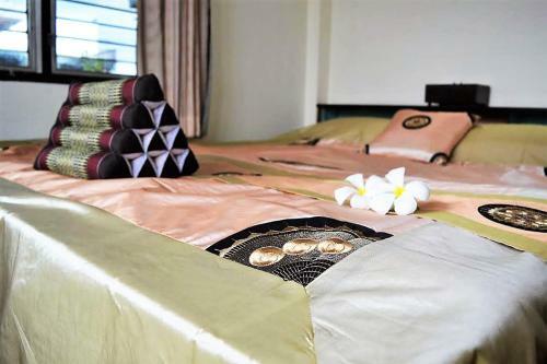 28 Rachabutr Hostel