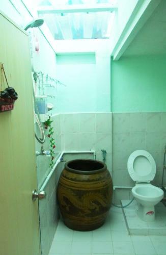 28 Rachabutr Hostel