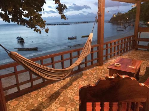 Jungle Hut Bungalows & Hotel
