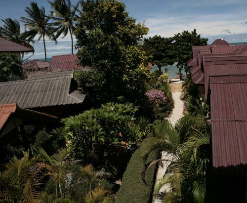 Jungle Hut Bungalows & Hotel