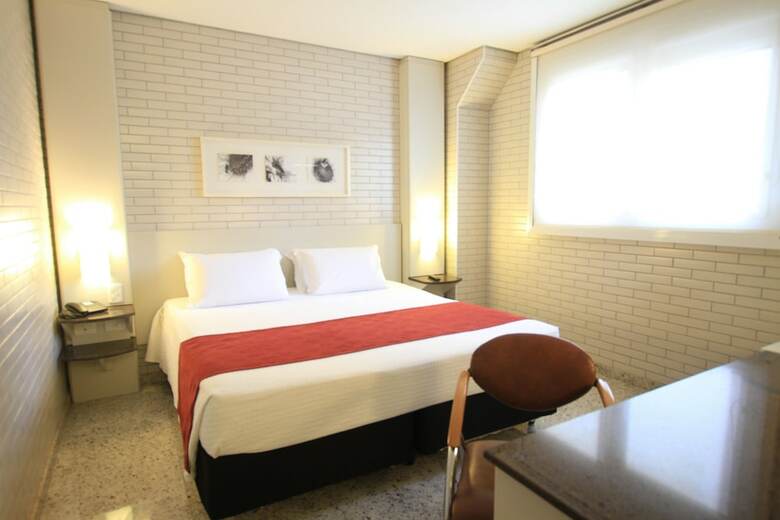Hotel Confiance Batel