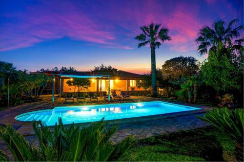 Doganyuva Villa Sleeps 6 Air Con