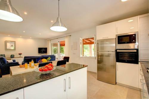 Doganyuva Villa Sleeps 6 Air Con