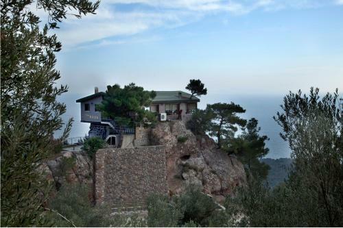 Hostal Assos Kartal Yuvasi Hotel