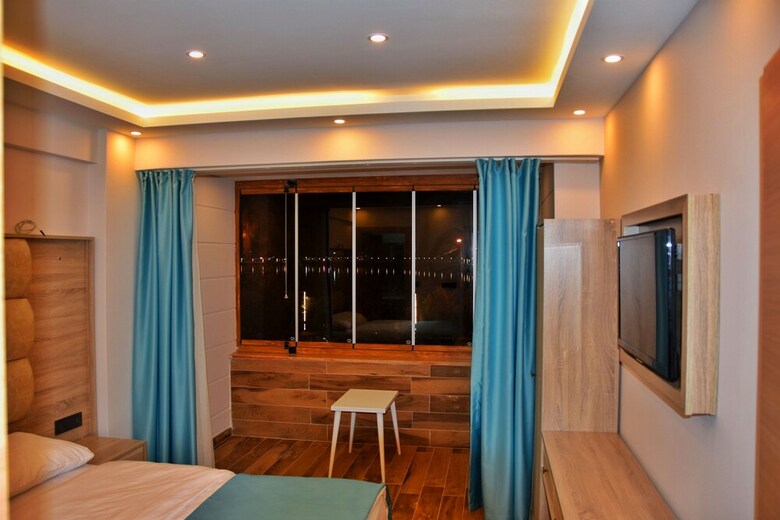 Danis Motel