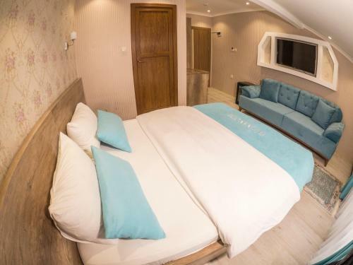 Elif Inan Hotel