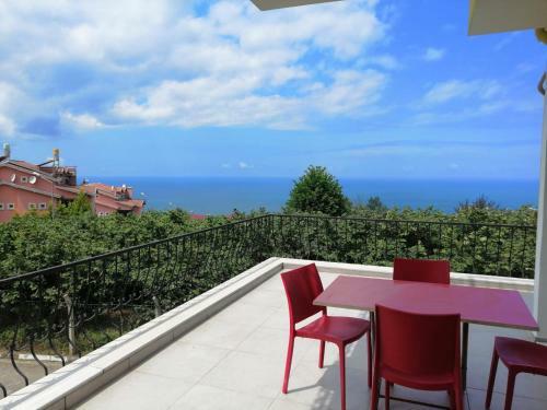 Triplex Yellow Villa For Families