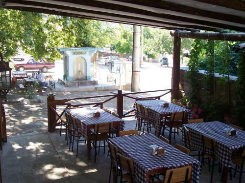 Hostal Zeushan Hotel