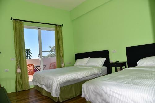 Spring Enjoy Color B&B