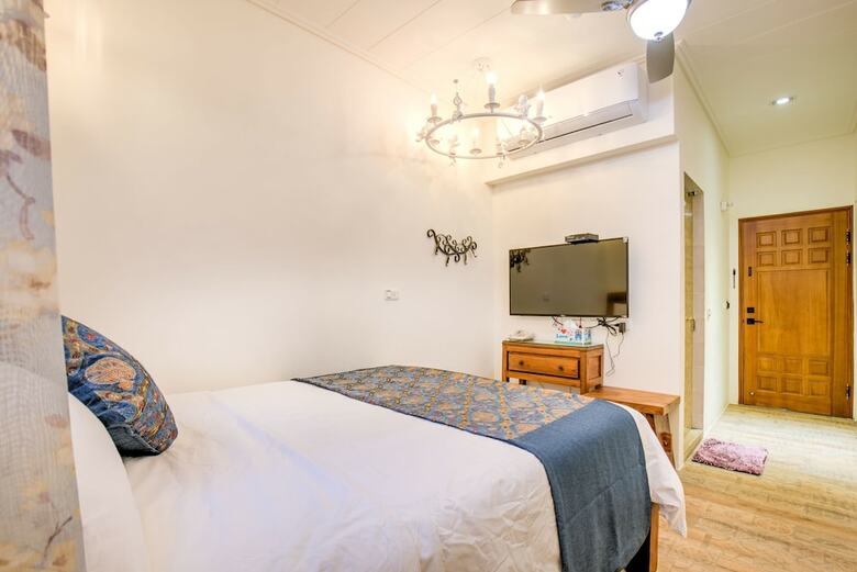 Bed & Breakfast Village Hostel