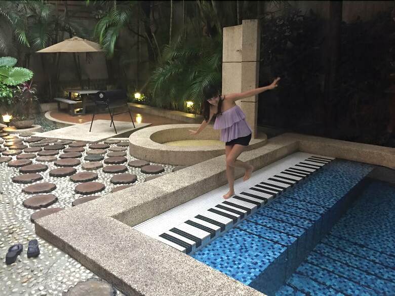 Hotel Q Motel