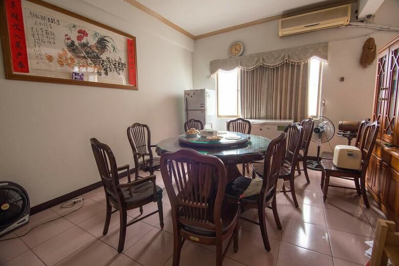 Hotel Hakka Inherited Host