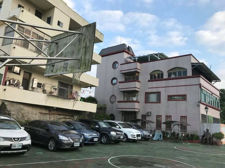 Hotel Hakka Inherited Host