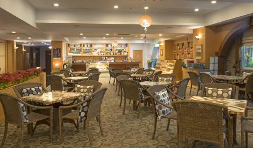 Hotel Le Beau Max Resort