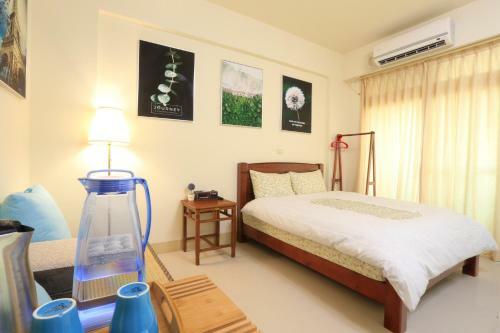 Villa Downshifters House