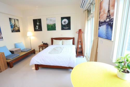 Villa Downshifters House