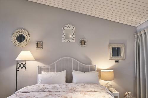 Bed & Breakfast Noir Home