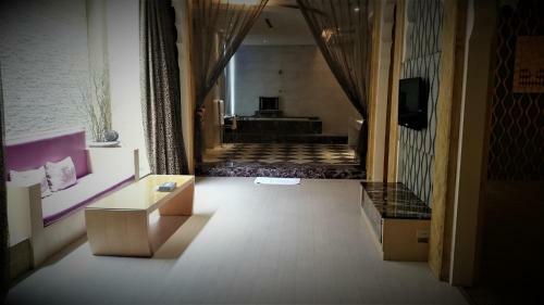 Her Home Spa Motel Xinying