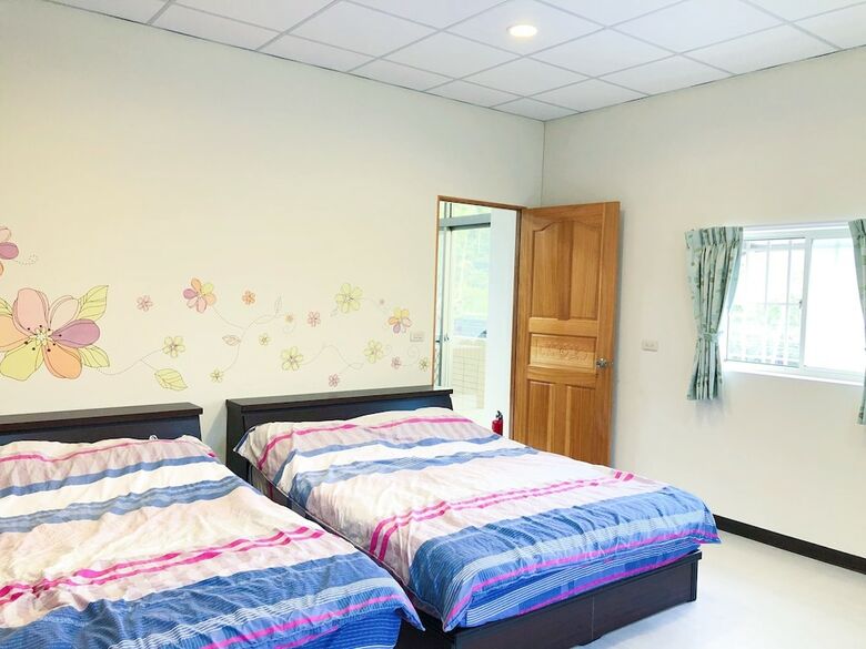 Bed & Breakfast Look Tea House