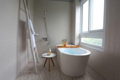 Villa Sixteen Kan B&B