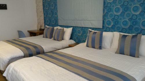 Hostal Eight View