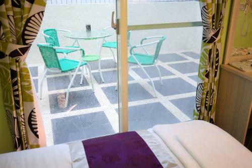 Xincheng Old Street B&B