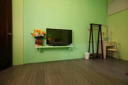 Xincheng Old Street B&B