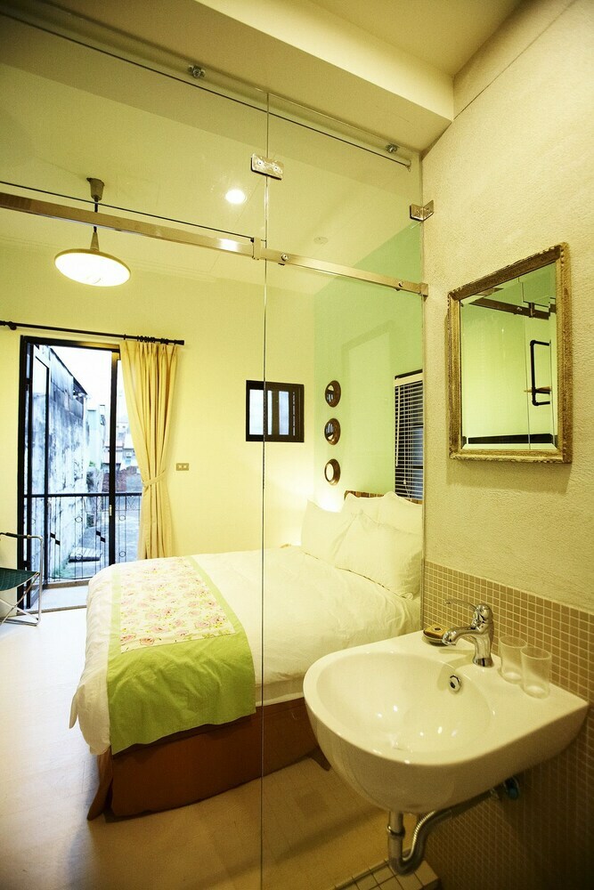 Bed & Breakfast Your Fun Apartment