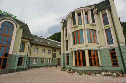 Karpaty Hotel