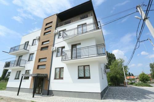 Apartments On Leva St.