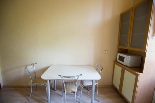 Apartamenty On Svobody Avenue 13