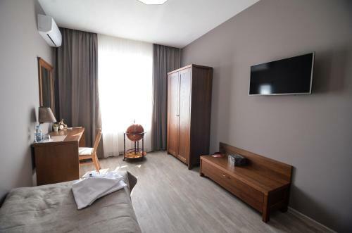 Hotel Geography
