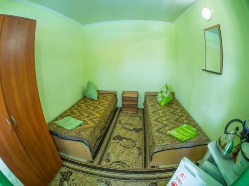 Hostal Arbuz Guest House