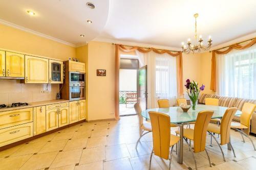 Villa Arcadia Family House