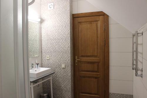Hostal Barin House