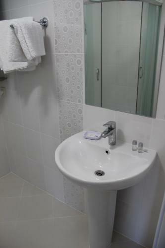 Hotel M?n? Gotel Pozitiv