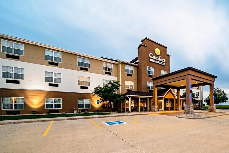 Hotel Comfort Inn & Suites