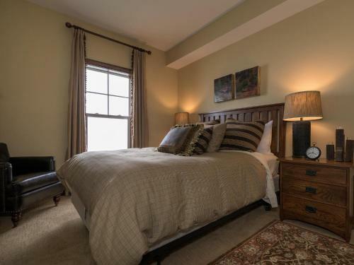 3 Br: Soaring Eagle 104