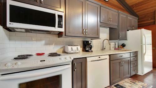 Muskrat 2 Three-bedroom Home