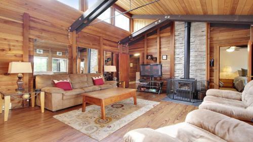 Muskrat 2 Three-bedroom Home