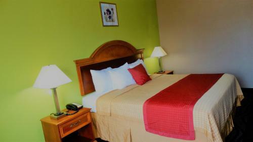 Hotel Oak Tree Inn & Suites