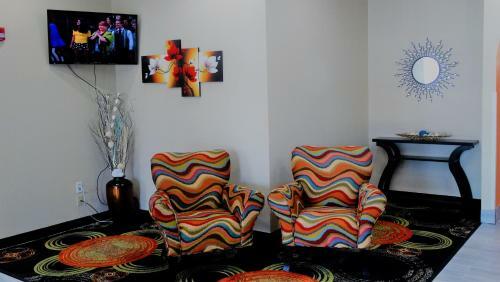 Hotel Oak Tree Inn & Suites