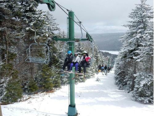 2 Br: Soaring Eagle 202
