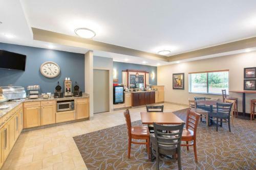 Hotel Americinn By Wyndham Humboldt