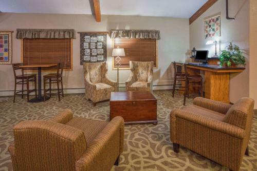 Hotel Americinn By Wyndham Roseau