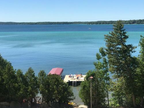 Hotel The Torch Lake Bed And Breakfast