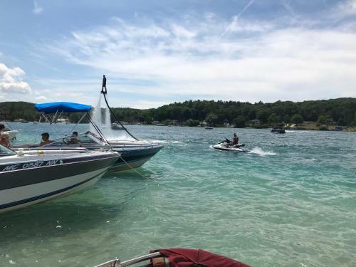 Hotel The Torch Lake Bed And Breakfast